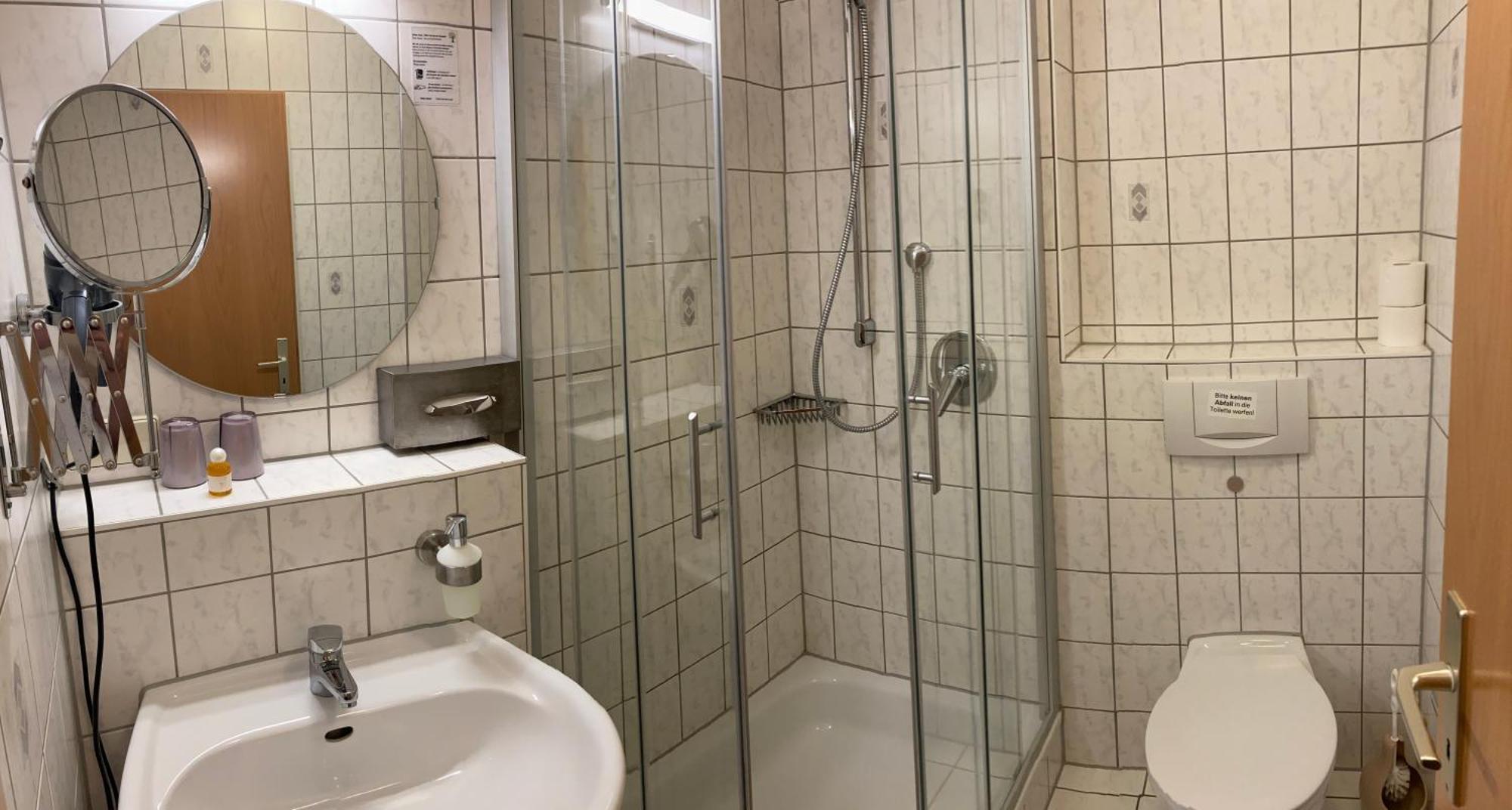 Hotel Adler Mit Gasthaus Haßmersheim Kamer foto